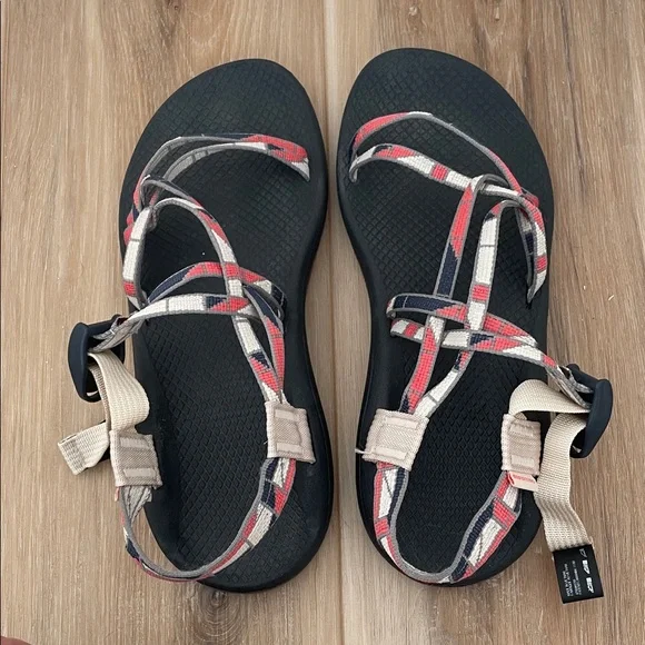 Chaco Women’s size 10 Blue and Red Design - Picture 4 of 5